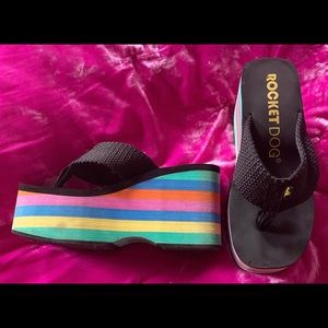 Size 7 like new Rocket Dog rainbow platform sandal